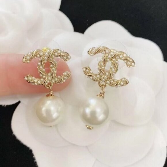 Strass Gold CC Stud Earrings - Picture 5 of 5